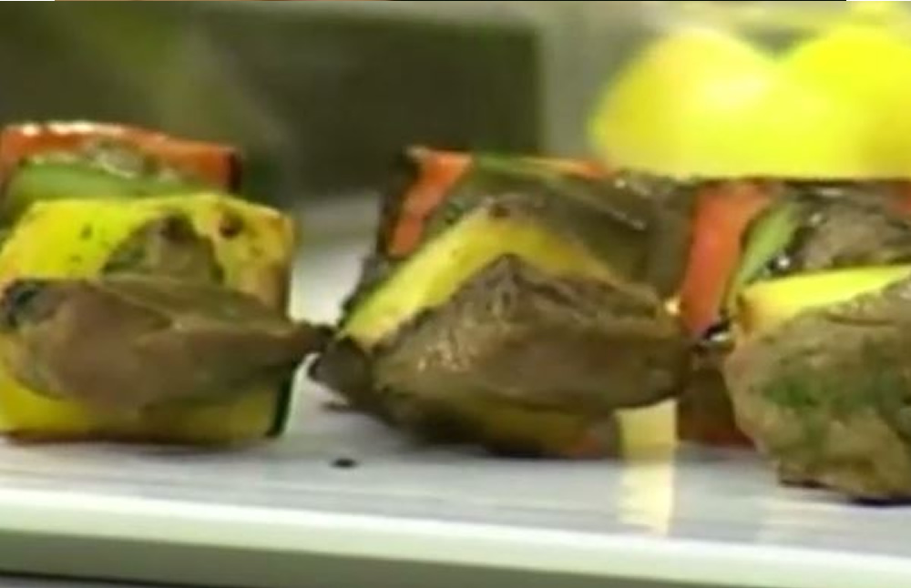 Brochetas de carne de res